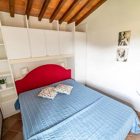 Casa Rossa * لاكونا