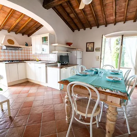 Casa Rossa * Lacona
