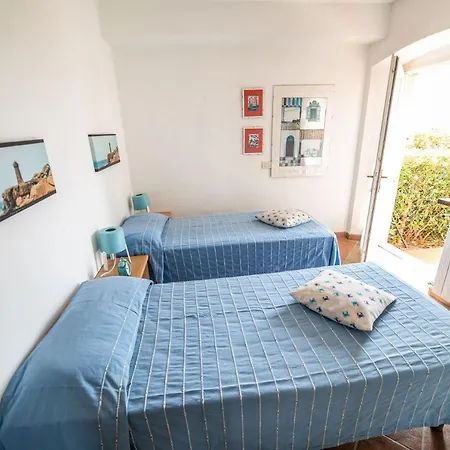 Casa Rossa Apartment *