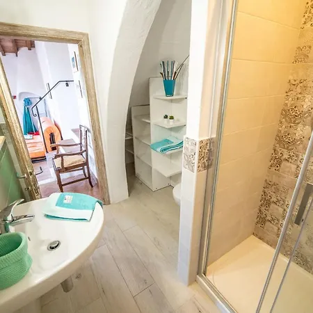 Casa Rossa Apartment *